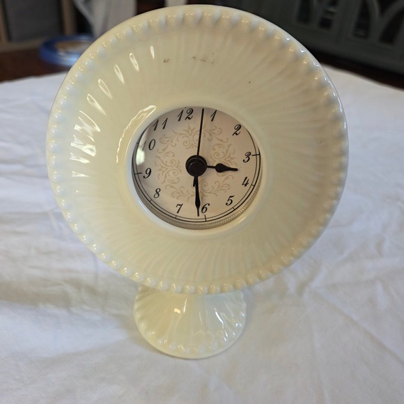 Stiffel Cream Tabletop Clock Pedestal Swirl Design Home Decor Accent - Picture 1 of 6